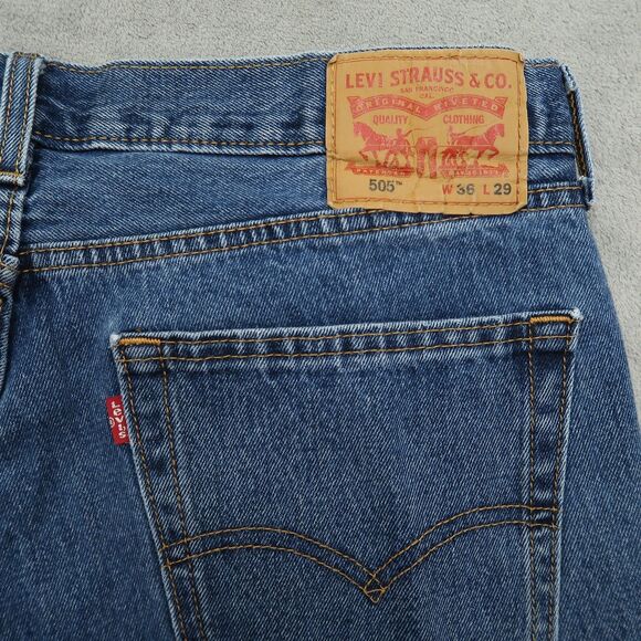 Levi's 505 Jeans Mens Size 36x29 Blue Regular Straight Denim Medium Wash - Picture 7 of 16